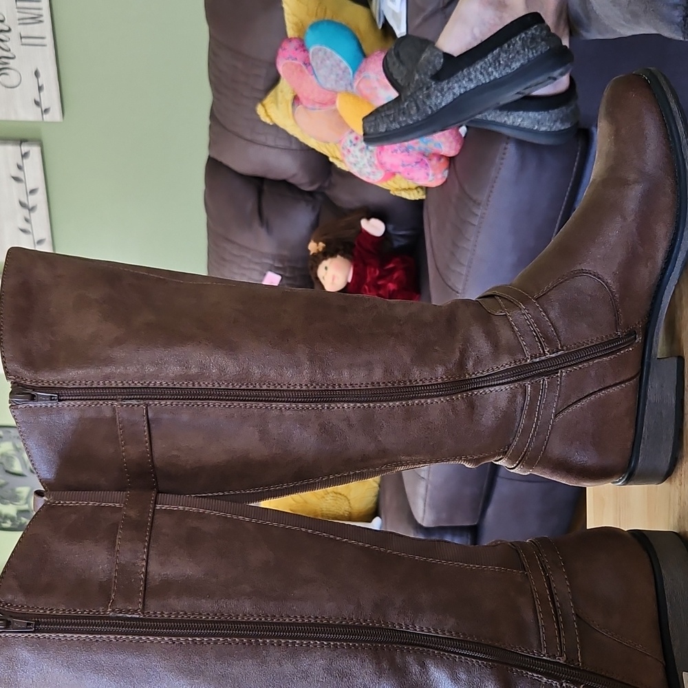Bare Traps Boots - Picture 3 of 9